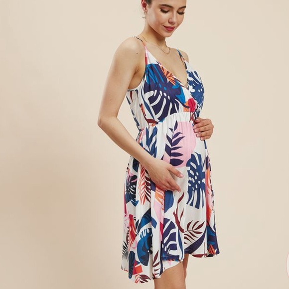 Pat Pat Dresses & Skirts - 🎉HP 6/13🎉Pat Pat Nursing Maternity New Mom Floral Deep V-Neck Parachute Dress